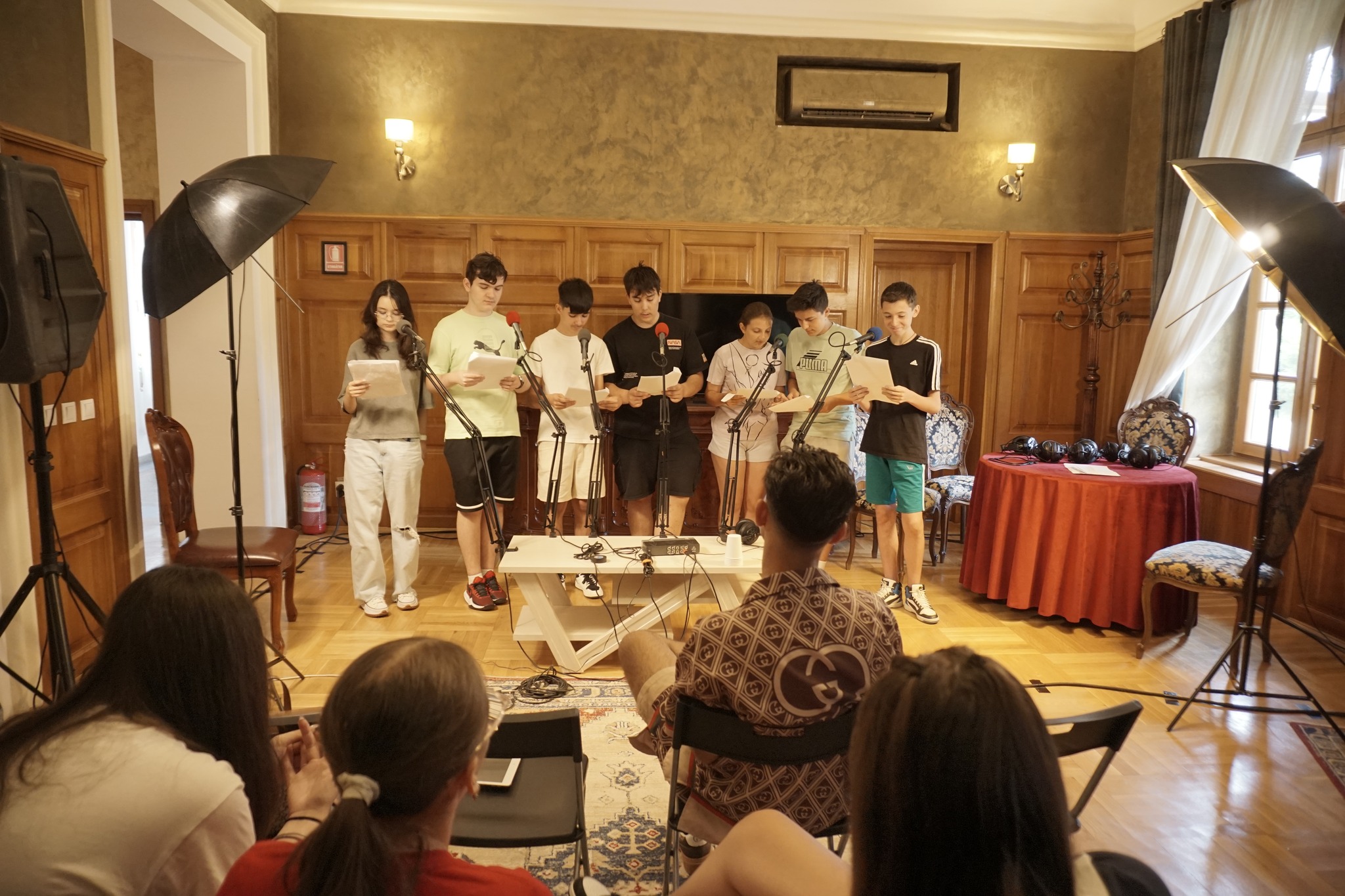 Ouvrir ses oreilles à l’imaginaire : jour 4 de l’atelier radio de Buzău