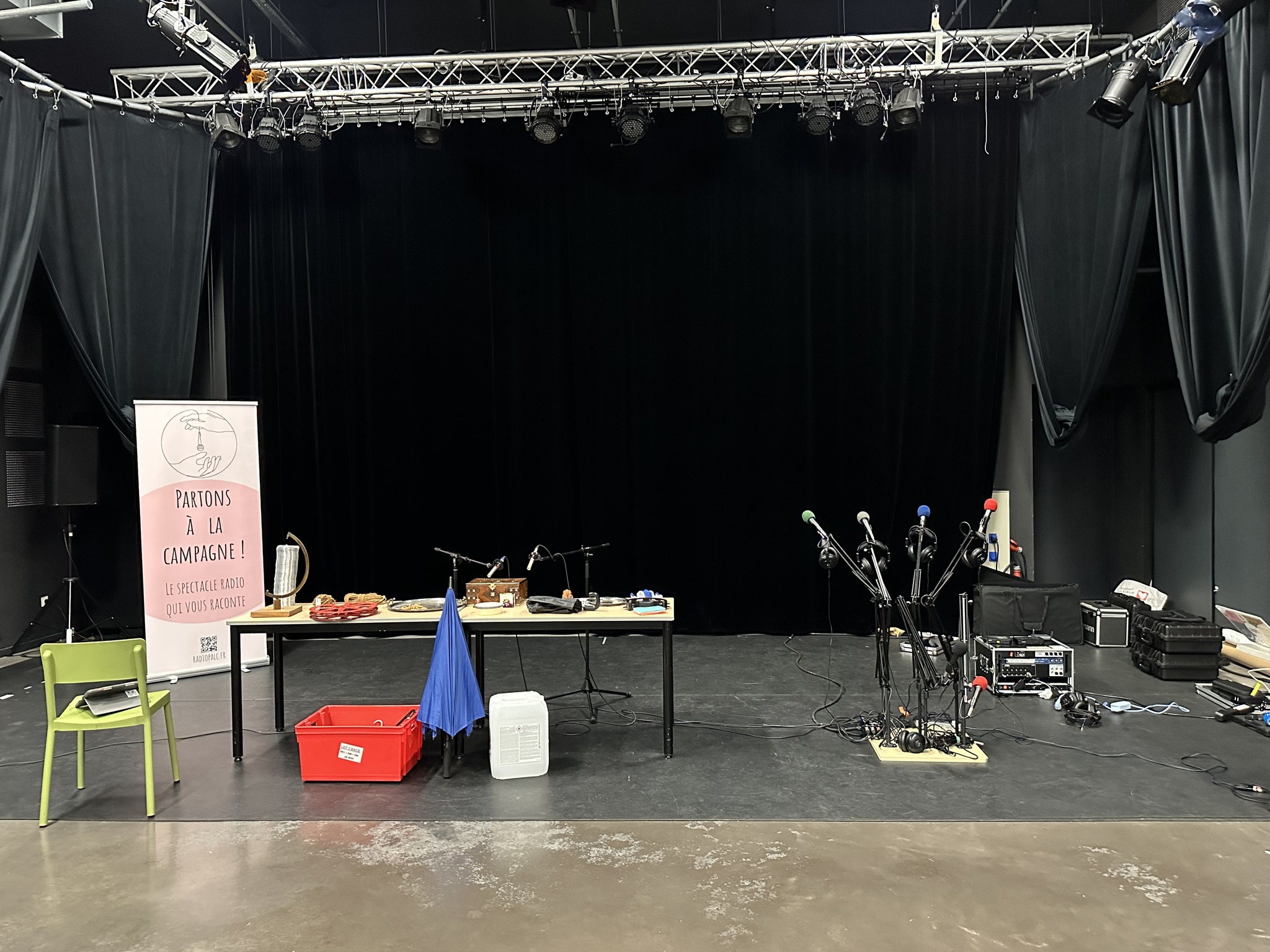 Premier jour d’atelier radio à la MCL